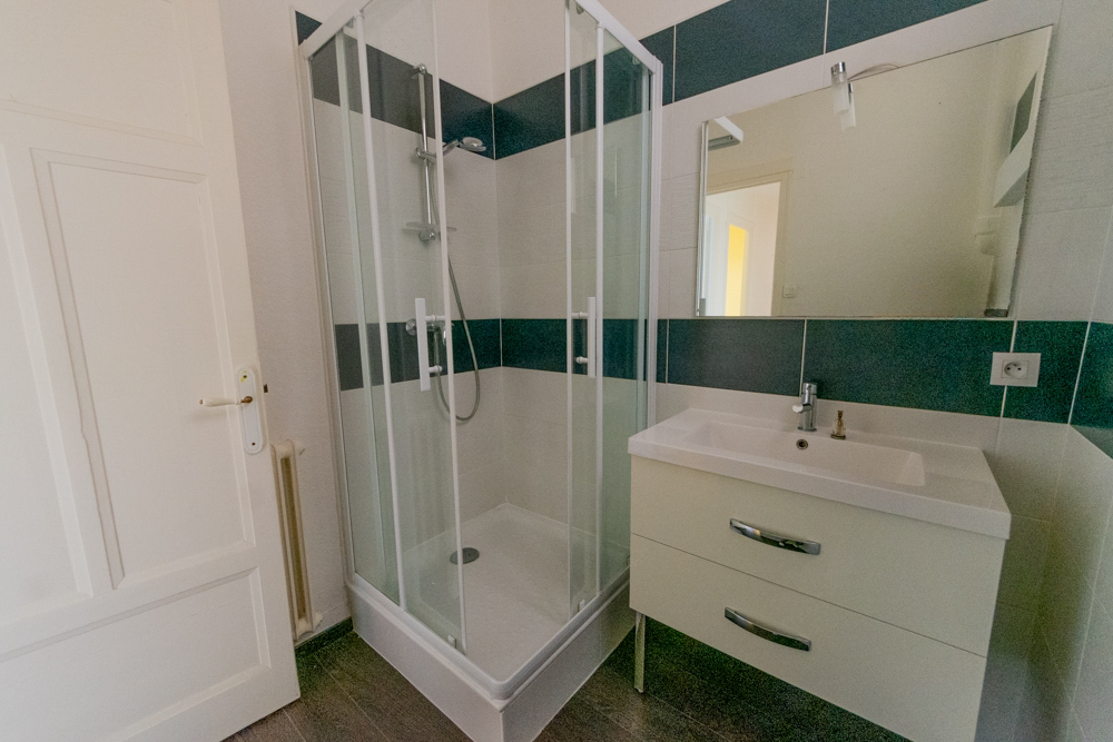 APPARTEMENT T4 90M² - 2 CHAMBRES (POSSIBLE 3) - DALLE BETON - ASCENSEUR - VUE MER photo 5