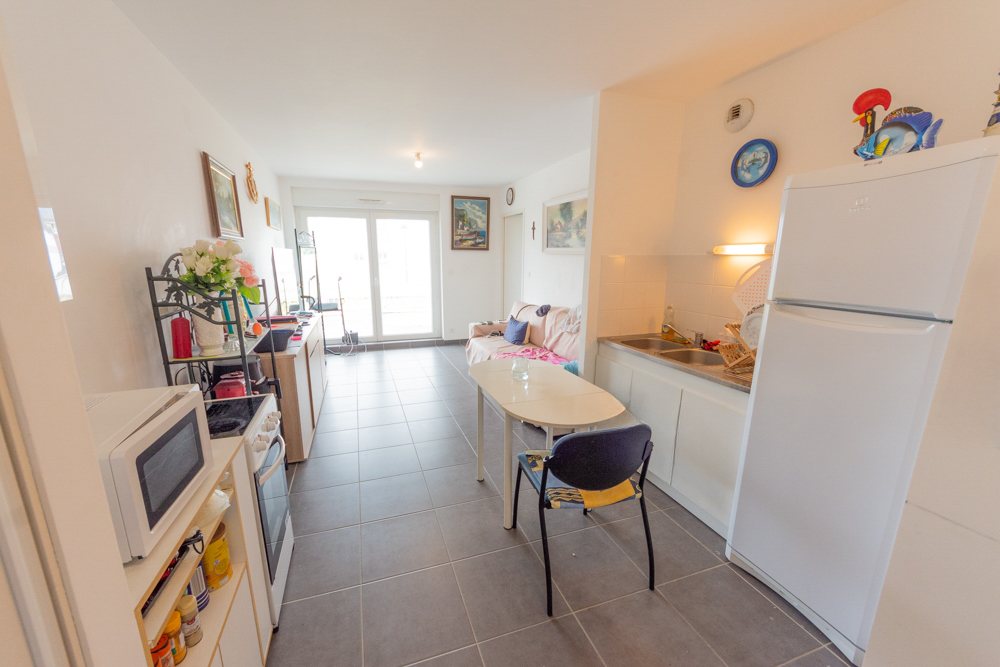 APPARTEMENT T2 41M² - 1 CHAMBRE - DALLE BETON - TERRASSE - PLACE DE PARKING - ACCES PMR - ASCENSEUR photo 3