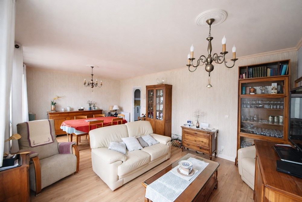 CHARMANT APPARTEMENT - 2 CHAMBRES POSSIBLE 3 - 72M² - GARAGE - CAVE - LE GUELMEUR PROCHE SAINT MARC