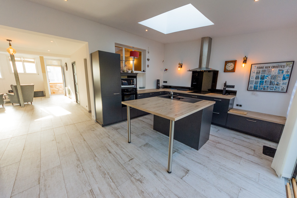 MAISON DE VILLE T4 106M² DE 1956 - 2 CHAMBRES (3 POSSIBLES) - GRENIER ET CAVE - MULTIPLES POSSIBLILITES