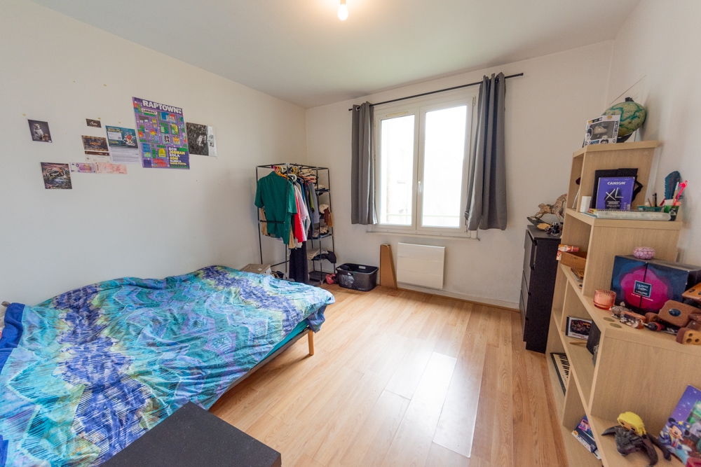 APPARTEMENT 77M² T3 - 2 CHAMBRES - DALLE BETON - CAVE - DUPLEX - BEAU POTENTIEL photo 4