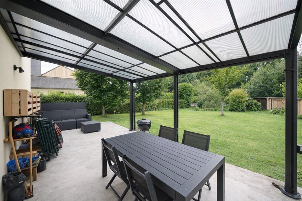 MAISON T6 - 4 CHAMBRES - ANNEE 2006 - GARAGE - TERRAIN 880M² - PIECE DE VIE DE 41 M² - 5 MINUTES AXE RN12/LANDIVISIAU photo 3