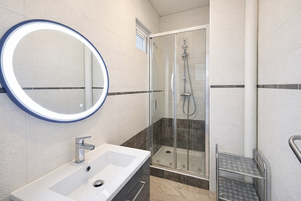 APPARTEMENT T2 - DERNIER ETAGE - VUE MER - BELLE PIECE DE VIE AVEC CUISINE US - RANGEMENT - RARE - COUP DE COEUR photo 4