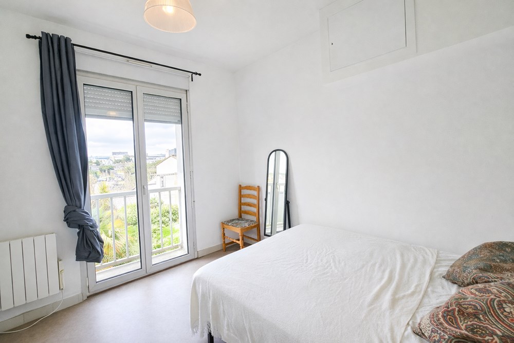 APPARTEMENT T2 - DERNIER ETAGE - VUE MER - BELLE PIECE DE VIE AVEC CUISINE US - RANGEMENT - RARE - COUP DE COEUR photo 5