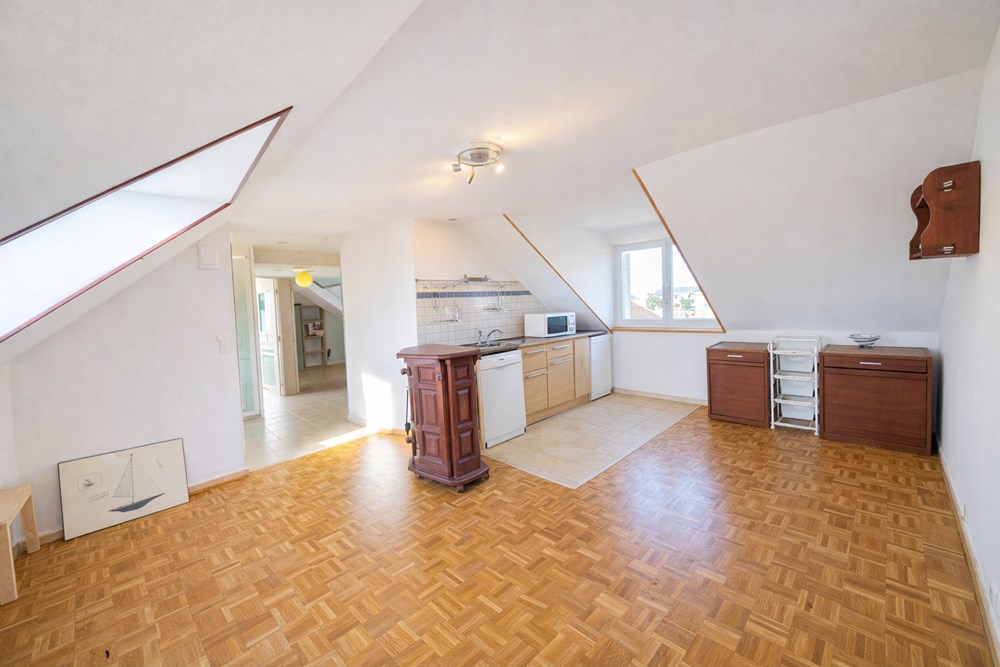 APPARTEMENT T3 - 2 EME ET DERNIER ETAGE - 2 BELLES CHAMBRES - JARDIN PRIVATIF - BOX - COPROPRIETE DE 3 APT - DPE C/A