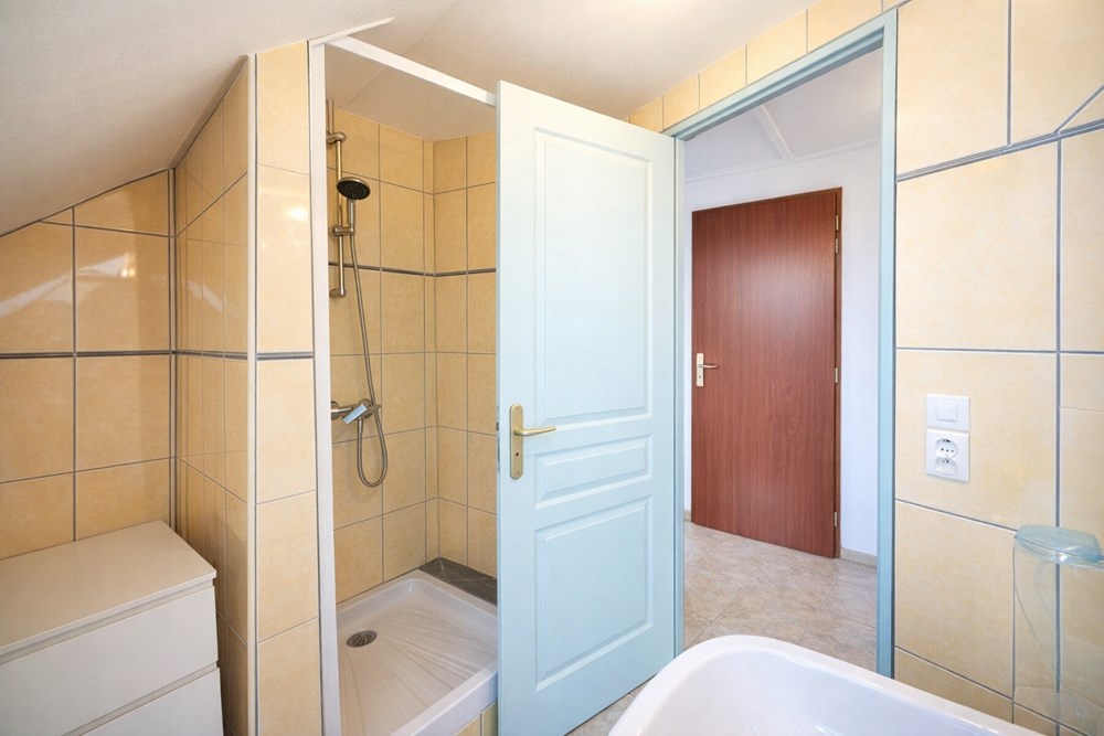APPARTEMENT T3 - 2 EME ET DERNIER ETAGE - 2 BELLES CHAMBRES - JARDIN PRIVATIF - BOX - COPROPRIETE DE 3 APT - DPE C/A photo 5