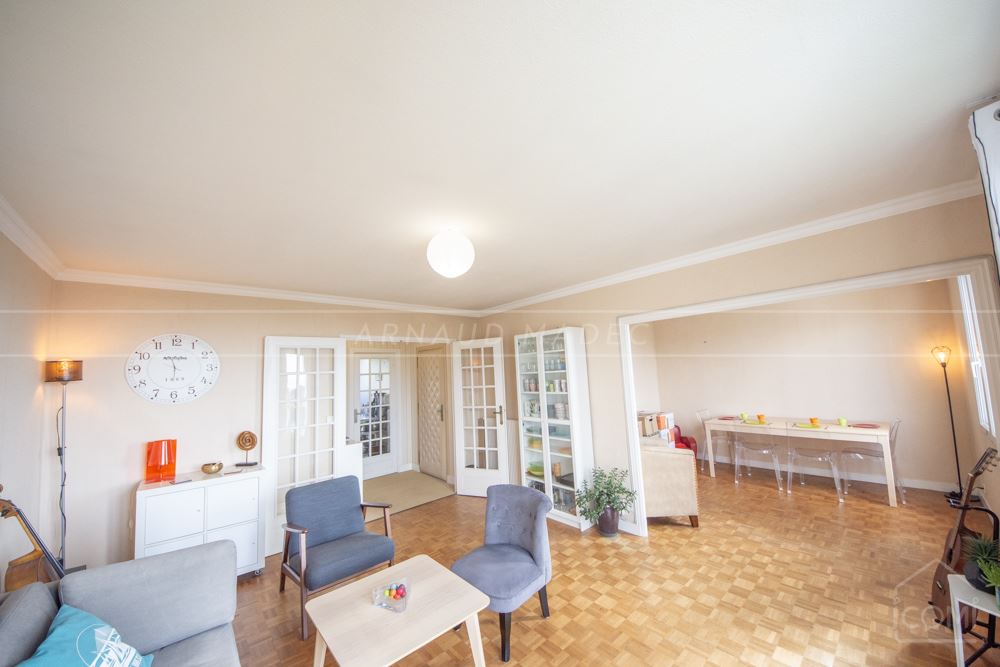 APPARTEMENT 80M² - VUE MER - DERNIER ETAGE - GARAGE (OPTION) - ESPACE VERT - PIECE DE VIE 30 M² - 2 CH - DPE C - CALME ABSOLU - RARE photo 2