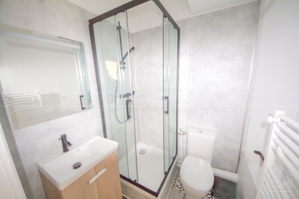 APPARTEMENT STUDIO- 18M² - PLACE DE PARKING PRIVEE - FAIBLES CHARGES - DALLE BETON - AUCUNS TRAVAUX photo 2