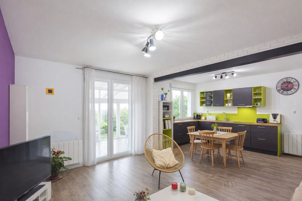 APPARTEMENT - T2 DE 53 M2 - EXCELLENT DPE C - SANS TRAVAUX - VERANDA DE 17 M2 - JARDIN PRIVATIF - GARAGE photo 2
