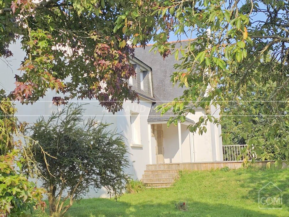 MAISON T6 - 5 CHAMBRES - SURFACE UTILE DE 200 M² - CALME - SOUS-SOL TOTAL - GARAGE - PROCHE COMMODITES - RARE photo 3
