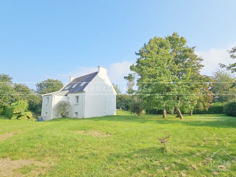 MAISON T6 - 5 CHAMBRES - SURFACE UTILE DE 200 M² - CALME - SOUS-SOL TOTAL - GARAGE - PROCHE COMMODITES - RARE photo 2