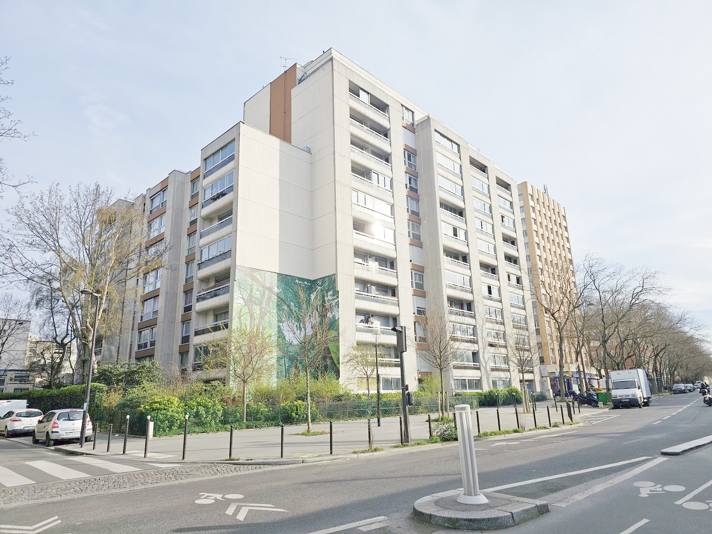 PARKING 1ER SOUS SOL - RESIDENCE SECURISEE - PORTE AUTOMATIQUE - GARDIEN