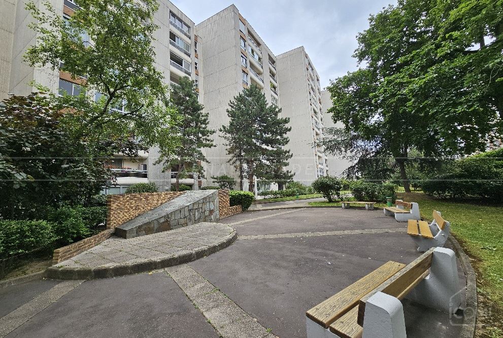 PARKING 1ER SOUS SOL - RESIDENCE SECURISEE - PORTE AUTOMATIQUE - GARDIEN photo 3