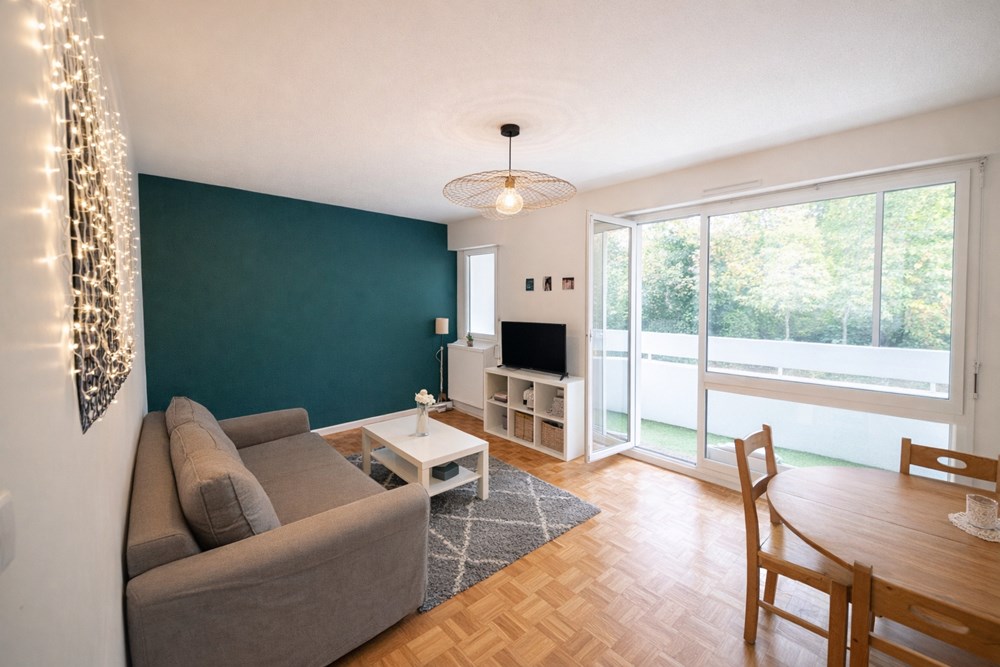 APPARTEMENT - T2 - PREMIER ETAGE - BALCON - DALLE BETON - QUARTIER CALME - PLACE DE PARKING PRIVE - EXPOSITION SUD