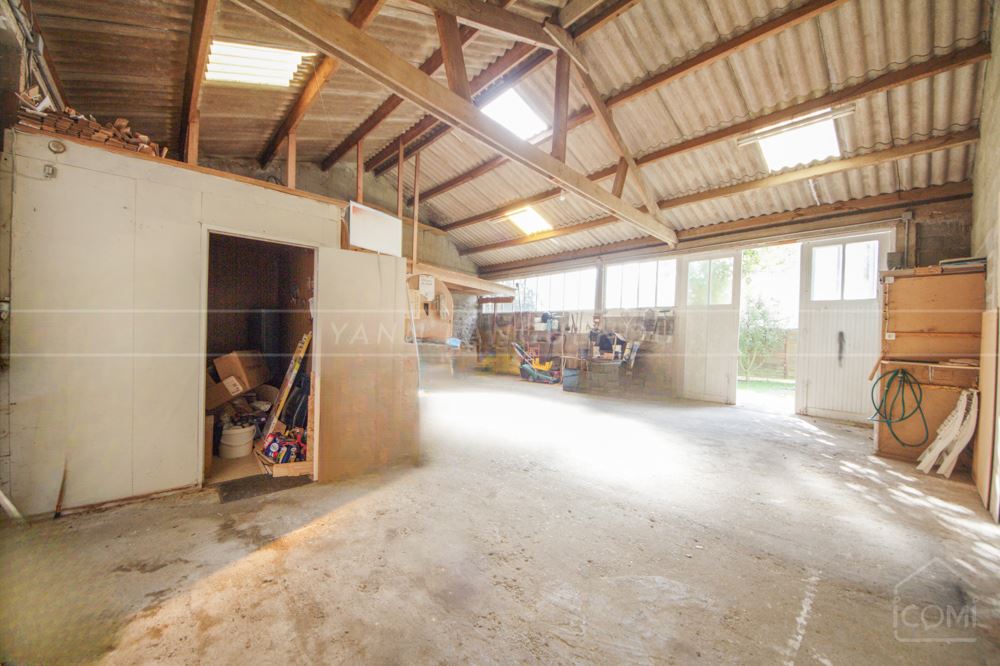 MAISON 85 M² - 2 CHAMBRES - PLAIN PIED - GRAND JARDIN - HANGAR DE 90M² - GARAGE - GRANDE PIECE DE VIE