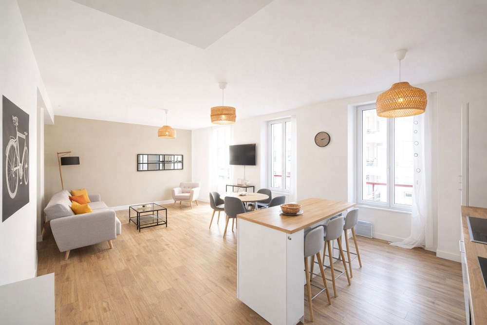 RUE VICTOR HUGO - APPARTEMENT - 2 CHAMBRES - AUCUNS TRAVAUX - IDEALEMENT SITUE - DPE C - BELLES PRESTATIONS - COUP DE COEUR. photo 2