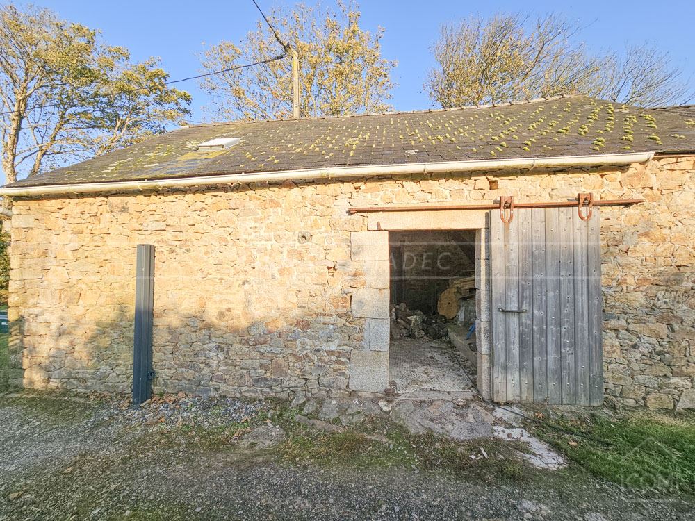 PROPRIETE T7 AVEC DEPENDANCES - TERRAIN DE +2500M² - PIECE DE VIE 80 M² - 4 CHAMBRES - IDEAL FAMILLE - COUP DE COEUR ASSURE - RARE ! photo 5