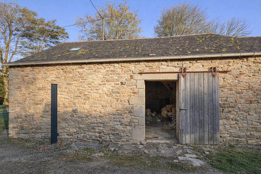 PROPRIETE T7 AVEC DEPENDANCES - TERRAIN DE +2500M² - PIECE DE VIE 80 M² - 4 CHAMBRES - IDEAL FAMILLE - COUP DE COEUR ASSURE - RARE ! photo 5