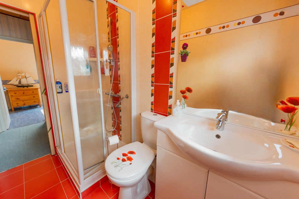 MAISON T5 102M² - 4 CHAMBRES - GARAGE - SOUS-SOL INTEGRAL SUR TERRAIN CLOS DE 330M² photo 5