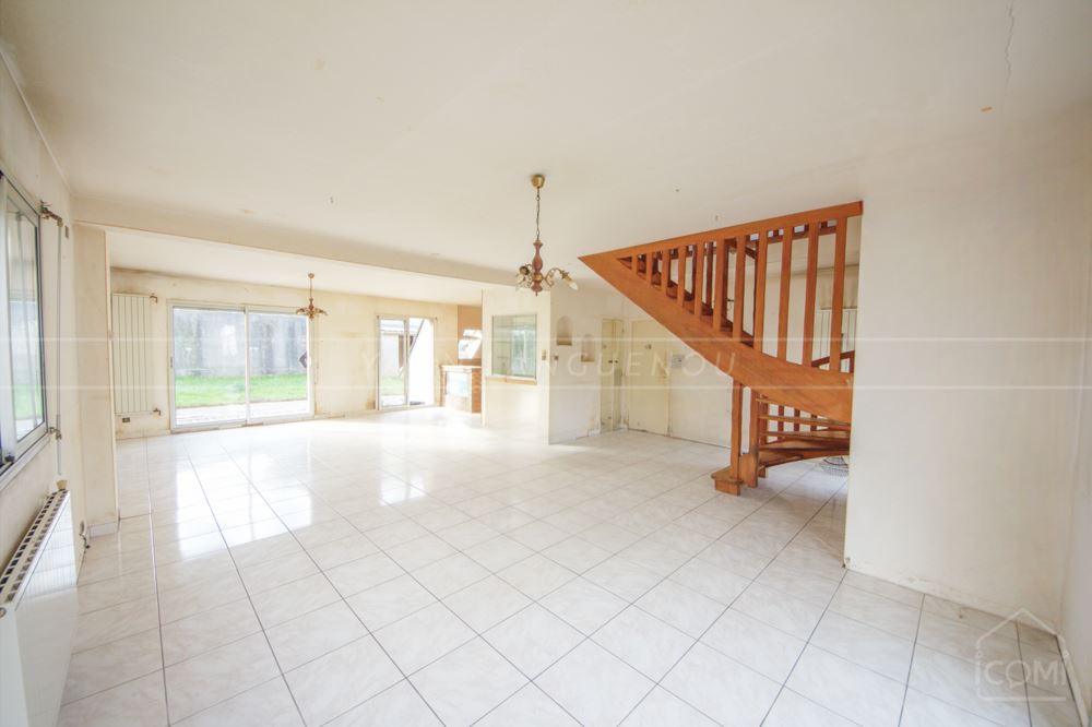 MAISON 183M² - 5 CHAMBRES - GRANDE PIECE DE VIE - TRAVAUX A PREVOIR - STUDIO DE 35M² - RARE - DPE C photo 2
