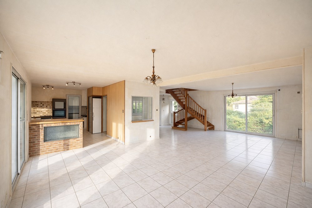MAISON 183M² - 5 CHAMBRES - GRANDE PIECE DE VIE - TRAVAUX A PREVOIR - STUDIO DE 35M² - RARE - DPE C photo 3