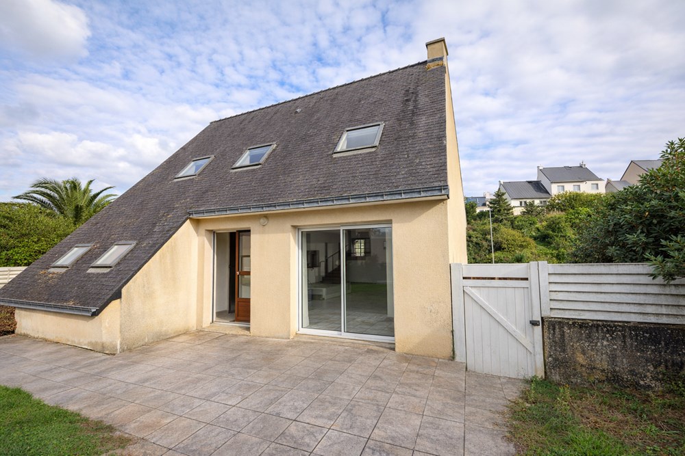 MAISON 183M² - 5 CHAMBRES - GRANDE PIECE DE VIE - TRAVAUX A PREVOIR - STUDIO DE 35M² - RARE - DPE C