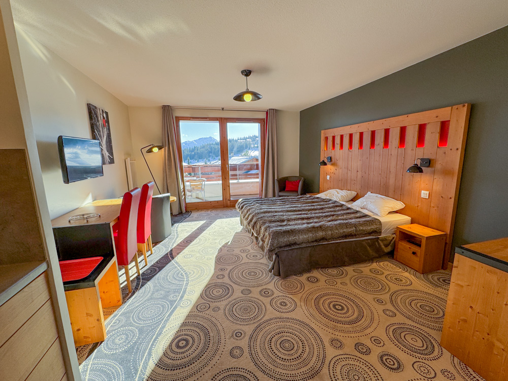 APPARTEMENT T1 30M² DANS UNE RESIDENCE MODERNE AVEC BALCON LOUE AVEC BAIL COMMERCIAL