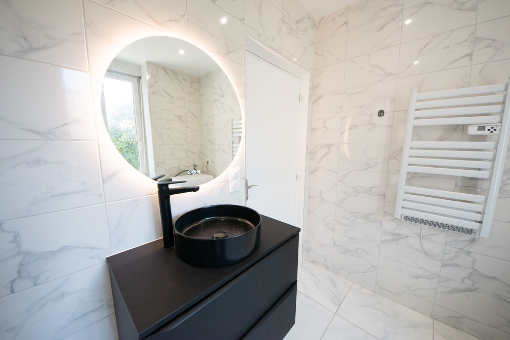 APPARTEMENT T2 - SAINT MARC - LE GUELMEUR - ENTIEREMENT RENOVE - AU CALME - BEAUX VOLUMES - EXCELLENT DPE C - IDEAL INVESTISSEUR OU 1ERE ACQUISITION photo 4