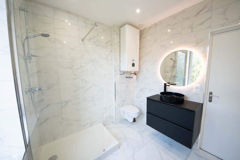 APPARTEMENT T2 - SAINT MARC - LE GUELMEUR - ENTIEREMENT RENOVE - AU CALME - BEAUX VOLUMES - EXCELLENT DPE C - IDEAL INVESTISSEUR OU 1ERE ACQUISITION photo 5