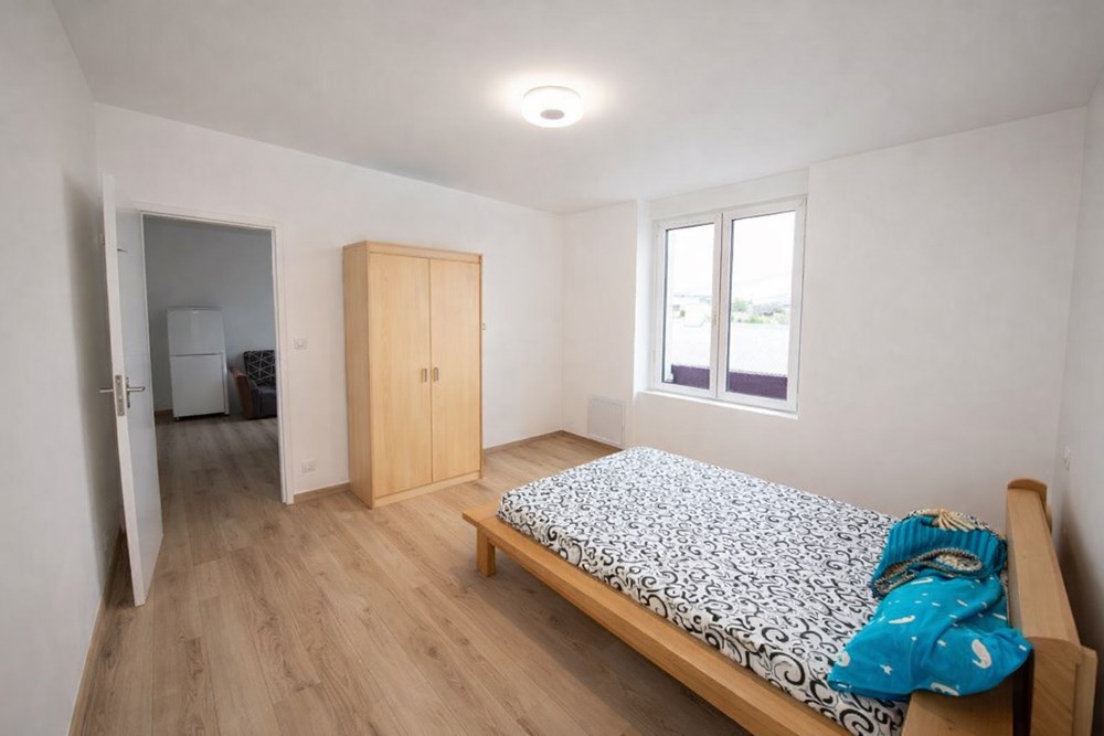APPARTEMENT T2 - SAINT MARC - LE GUELMEUR - ENTIEREMENT RENOVE - AU CALME - BEAUX VOLUMES - EXCELLENT DPE C - IDEAL INVESTISSEUR OU 1ERE ACQUISITION photo 4