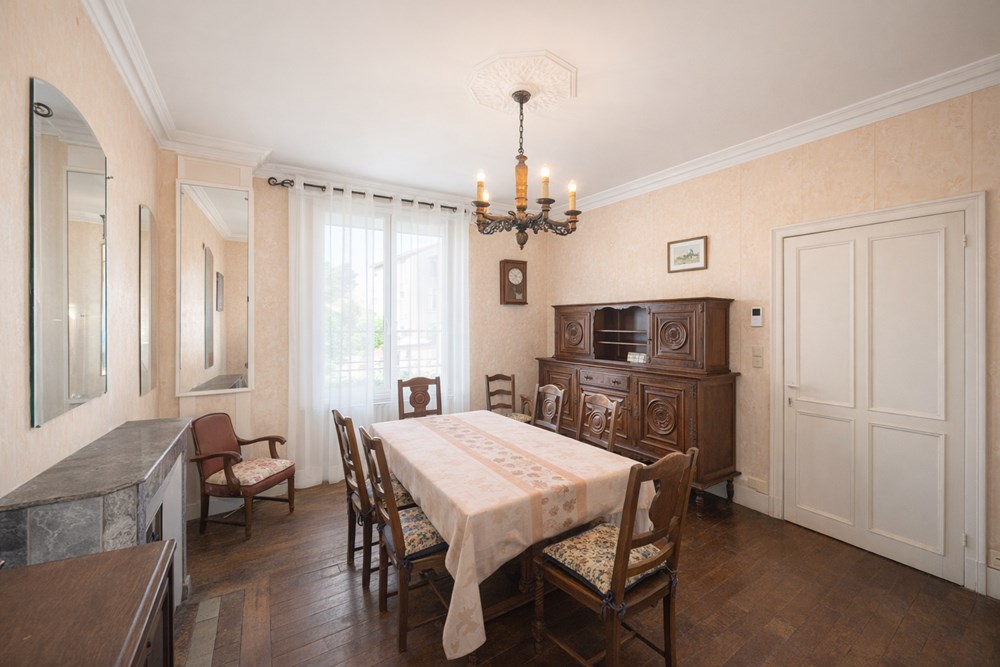 MAISON - SOUS-SOL COMPLET - JARDIN - COMBLES AMENAGEABLES - PROCHE COMMODITES - FORT POTENTIEL