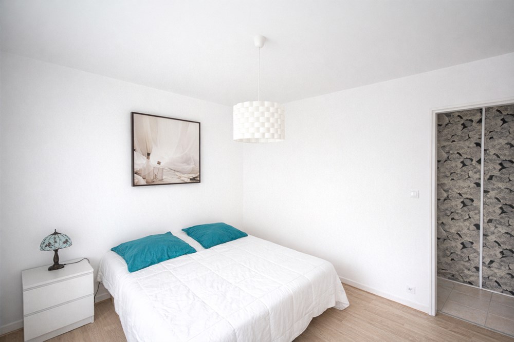 APPARTEMENT 65M² - DEUX CHAMBRES - PLACE DE PARKING - CENTRE VILLE - ASCENSEUR - DALLE BETON - AUCUNS TRAVAUX - RARE photo 4