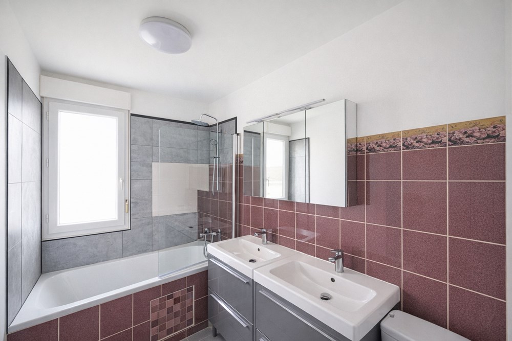 APPARTEMENT 65M² - DEUX CHAMBRES - PLACE DE PARKING - CENTRE VILLE - ASCENSEUR - DALLE BETON - AUCUNS TRAVAUX - RARE photo 5