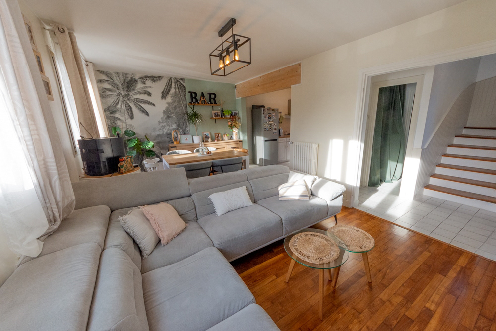 MAISON DE VILLE T5 85M² - 3 CHAMBRES - GARAGE 40M² - BELLES PRESTATIONS - TERRAIN CLOS 365M² photo 3