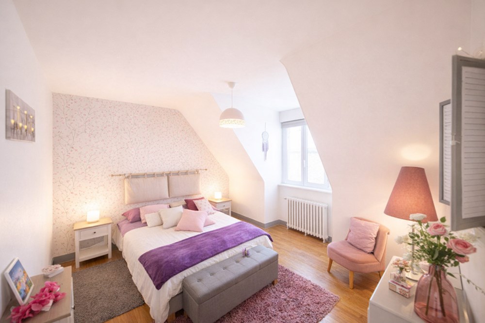 MAISON 7 PIECES DE 150 M² - 5 CHAMBRES - SOUS SOL DE 90 M2 - IDEAL FAMILLE - CENTRE BOURG - CALME - TERRAIN 600 M² - EXCELLENT DPE - RARE photo 4