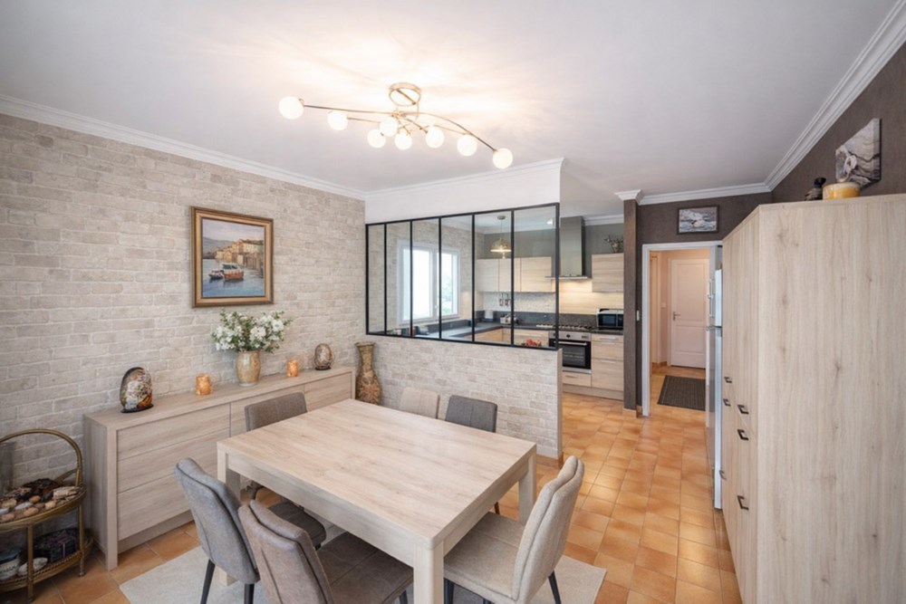 MAISON 7 PIECES DE 150 M² - 5 CHAMBRES - SOUS SOL DE 90 M2 - IDEAL FAMILLE - CENTRE BOURG - CALME - TERRAIN 600 M² - EXCELLENT DPE - RARE photo 3