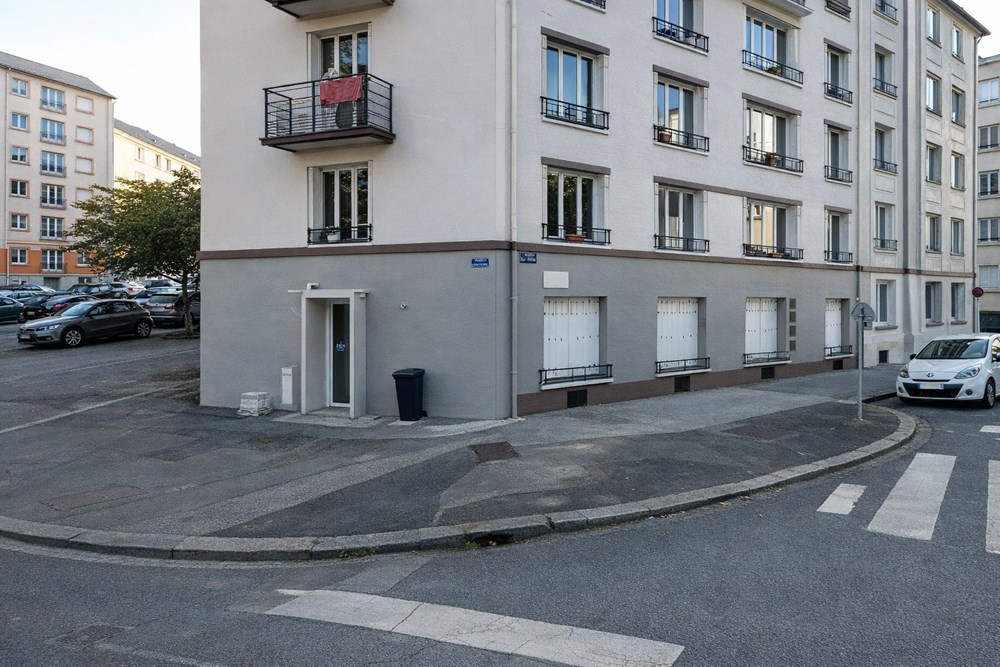 APPARTEMENT - T1 - TRAVAUX A PREVOIR - IDEALEMENT SITUE - TRIANGLE D'OR - IDEAL INVESTISSEUR