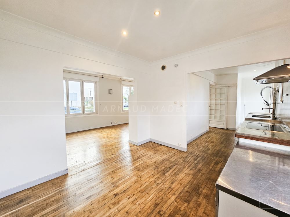 MAISON T6 DE CHARME - PIECE DE VIE TRIPLE 50M² - 4 BELLES CHAMBRES - TERRAIN CLOS DE 500M² - DPE D - RARE - COUP DE COEUR photo 5
