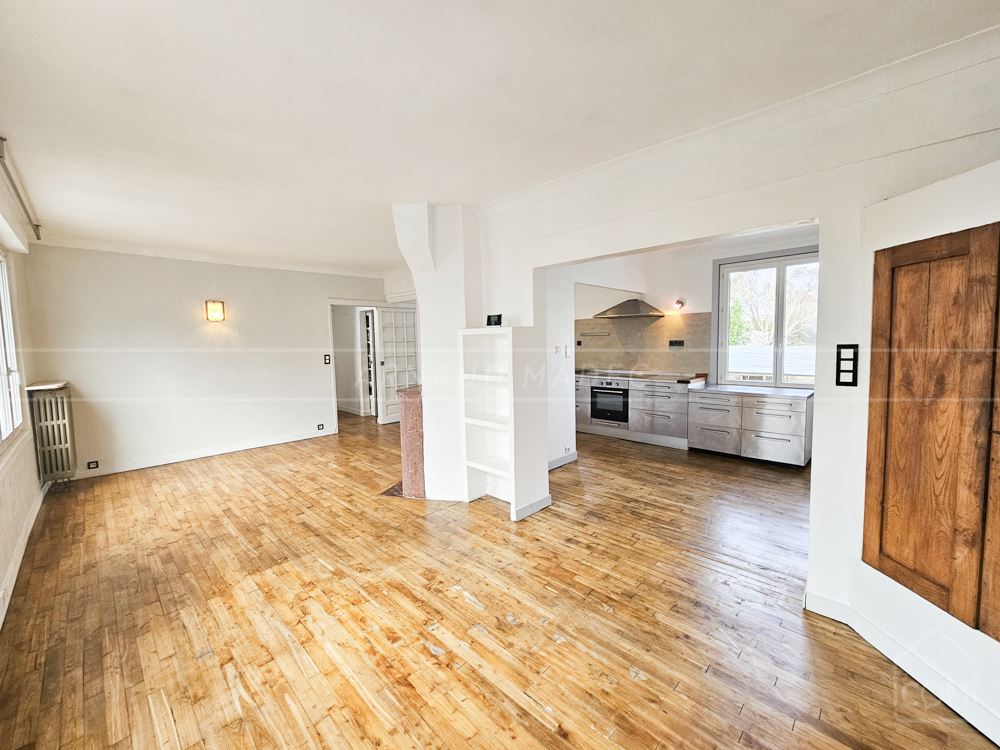 MAISON T6 DE CHARME - PIECE DE VIE TRIPLE 50M² - 4 BELLES CHAMBRES - TERRAIN CLOS DE 500M² - DPE D - RARE - COUP DE COEUR photo 3