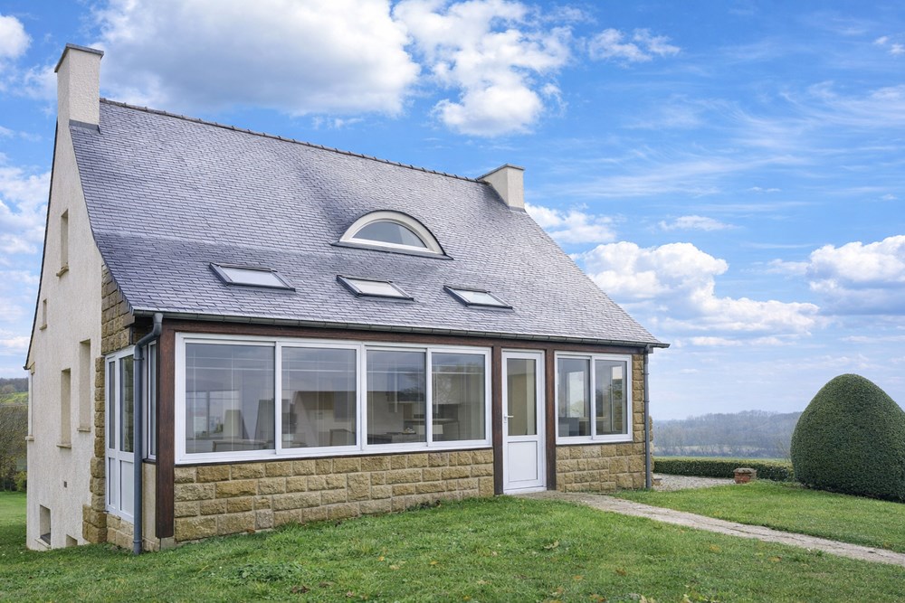 MAISON T7 DE 150 M² AVEC 5 CHAMBRES ET TERRAIN DE 1000M² - ESPACE VIE EN REZ DE JARDIN - EXCELLENT ETAT photo 3