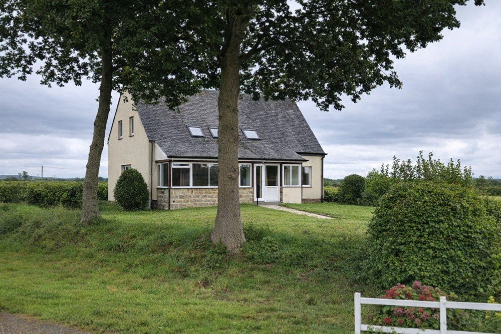 MAISON T7 DE 150 M² AVEC 5 CHAMBRES ET TERRAIN DE 1000M² - ESPACE VIE EN REZ DE JARDIN - EXCELLENT ETAT