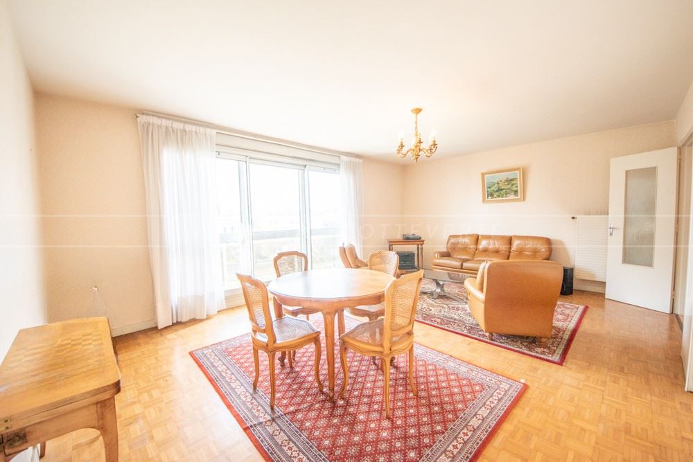 APPARTEMENT - T4 - 3 CHAMBRES - DALLE BETON - BEAUX VOLUMES - BALCON - EXPOSITION SUD OUEST - ASCENSEUR - PLACE DE PARKING - VUE DEGAGEE - DPE C. photo 2