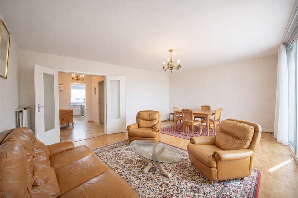 APPARTEMENT - T4 - 3 CHAMBRES - DALLE BETON - BEAUX VOLUMES - BALCON - EXPOSITION SUD OUEST - ASCENSEUR - PLACE DE PARKING - VUE DEGAGEE - DPE C. photo 2