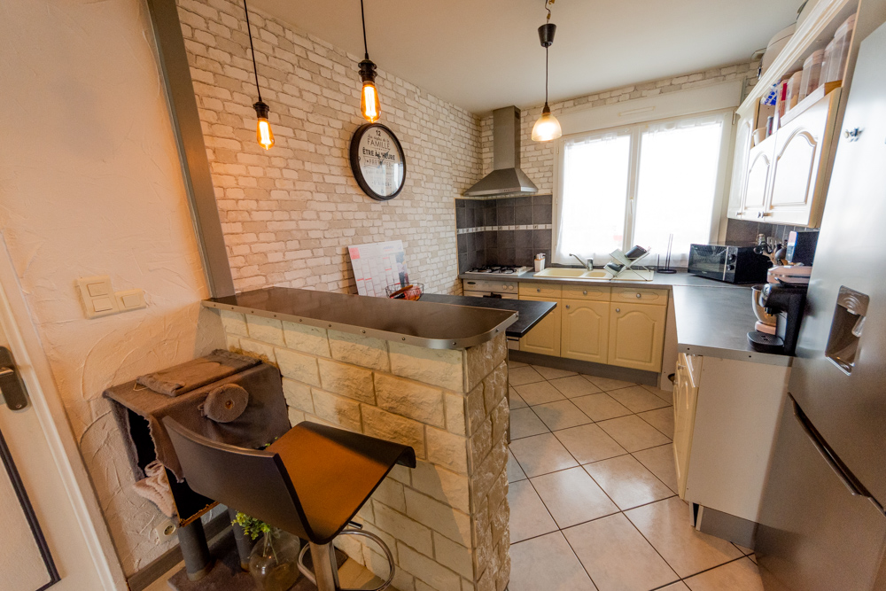 APPARTEMENT T4 65M² - DERNIER ETAGE - DALLE BETON - 3 CHAMBRES - PROCHES COMMODITES photo 3