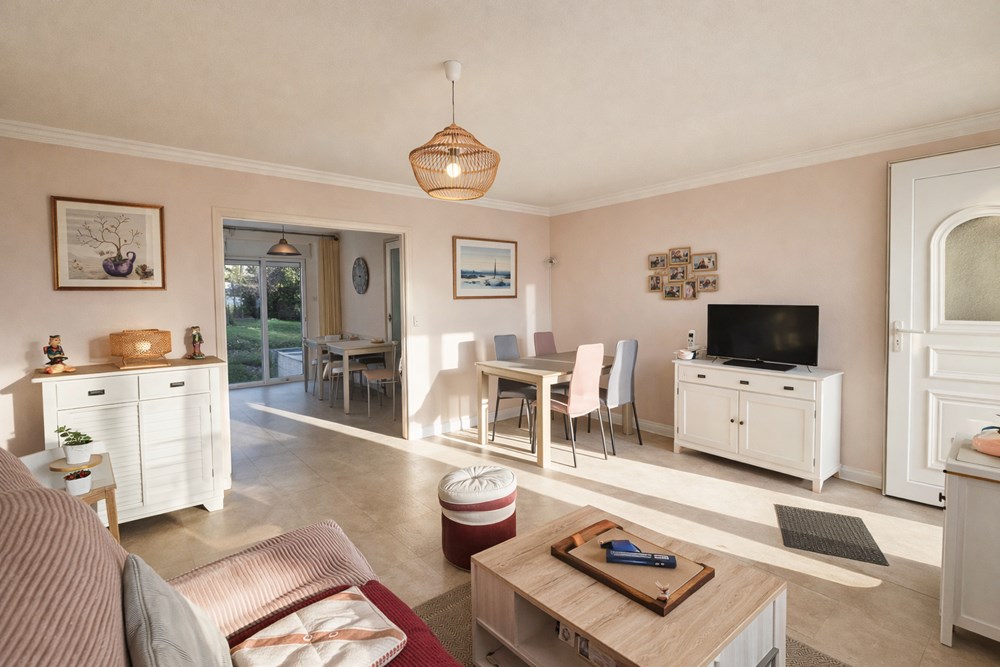 MAISON T6 - ESPACE DE VIE 30M² POSSIBLE 50M² - 5 CHAMBRES - TERRAIN CLOS 300M² - EXCELLENT ETAT - TOUT SE FAIT A PIED