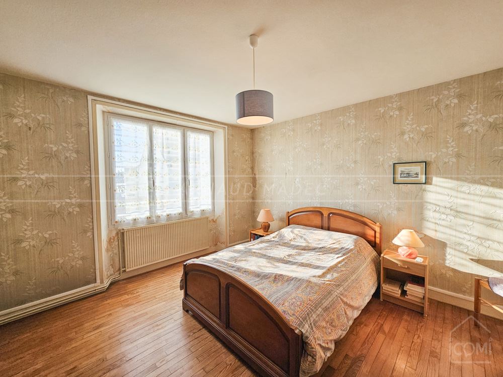 MAISON T6 - ESPACE DE VIE 30M² POSSIBLE 50M² - 5 CHAMBRES - TERRAIN CLOS 300M² - EXCELLENT ETAT - TOUT SE FAIT A PIED photo 5