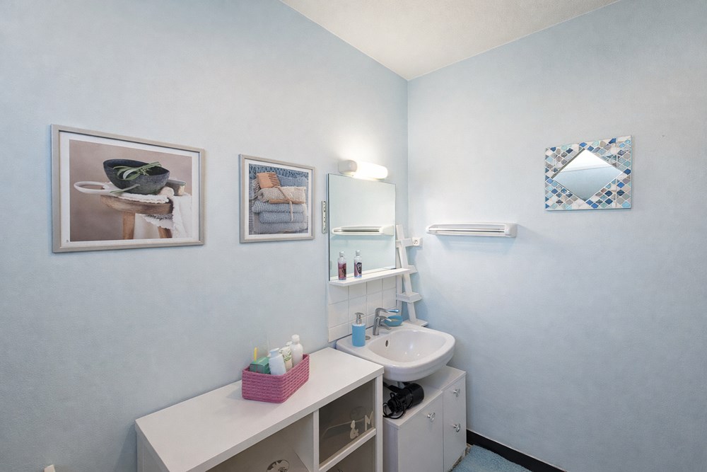 MAISON T6 - ESPACE DE VIE 30M² POSSIBLE 50M² - 5 CHAMBRES - TERRAIN CLOS 300M² - EXCELLENT ETAT - TOUT SE FAIT A PIED photo 5