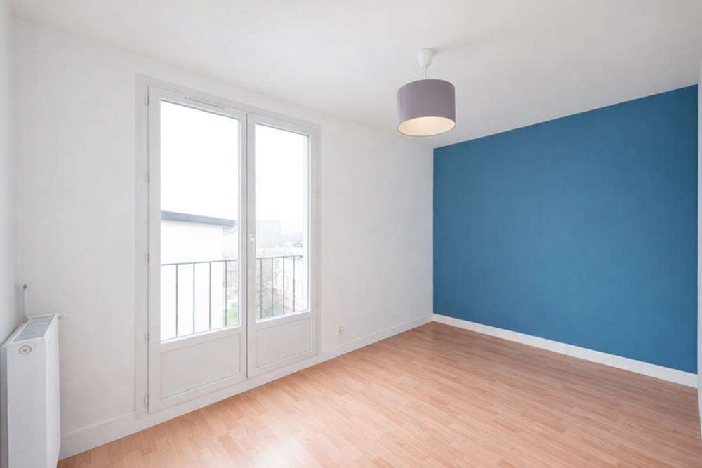 APPARTEMENT DE 85 M2 - 3 CHAMBRES - DERNIER ETAGE - DALLE BETON - FENETRES PVC - COMBLES ISOLES - CHAUFFAGE COLLECTIF - BALCON - CAVE photo 4