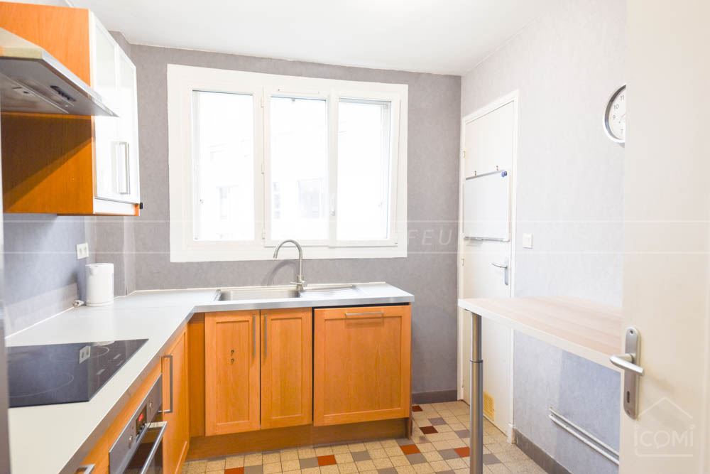 APPARTEMENT DE 85 M2 - 3 CHAMBRES - DERNIER ETAGE - DALLE BETON - FENETRES PVC - COMBLES ISOLES - CHAUFFAGE COLLECTIF - BALCON - CAVE photo 2