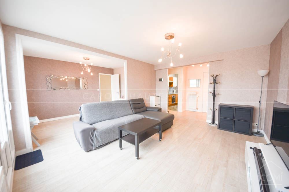 APPARTEMENT DE 85 M2 - 3 CHAMBRES - DERNIER ETAGE - DALLE BETON - FENETRES PVC - COMBLES ISOLES - CHAUFFAGE COLLECTIF - BALCON - CAVE